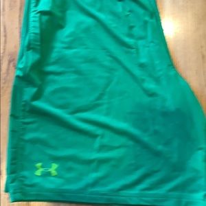 Green Under Armour athletic shorts. Men large(L)